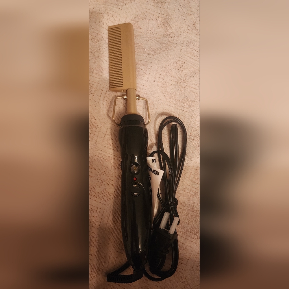Hot brush hair straightener